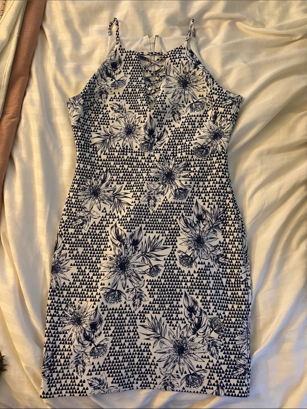 Guess Floral Print Halter Bodycon Dress - White & Navy